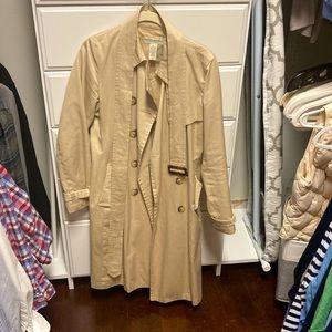 Banana Republic beige trench coat, size 6